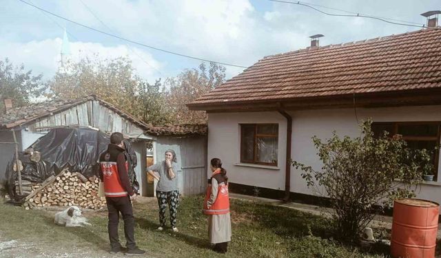 Köylerinde çıkan yangından etkilenen vatandaşlara psikososyal destek