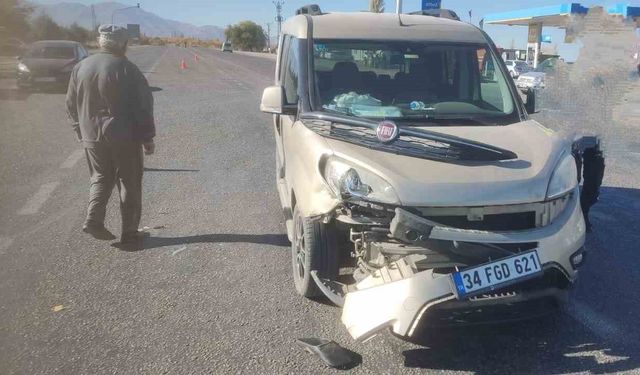 Malatya’da tır ile hafif ticari araç çarpıştı: 1 yaralı