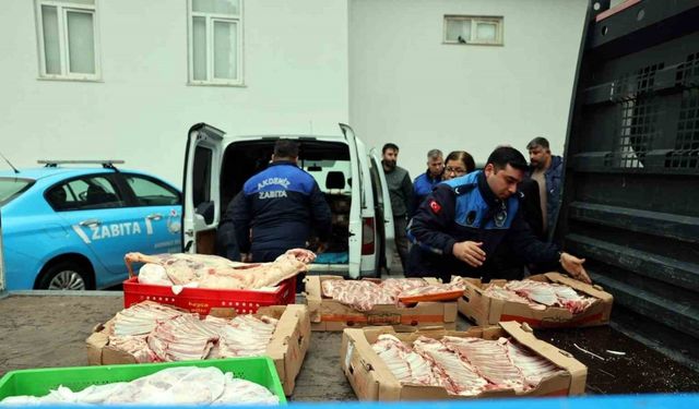 Mersin’de sağlık şartlarına aykırı taşınan 235 kilo et ele geçirildi