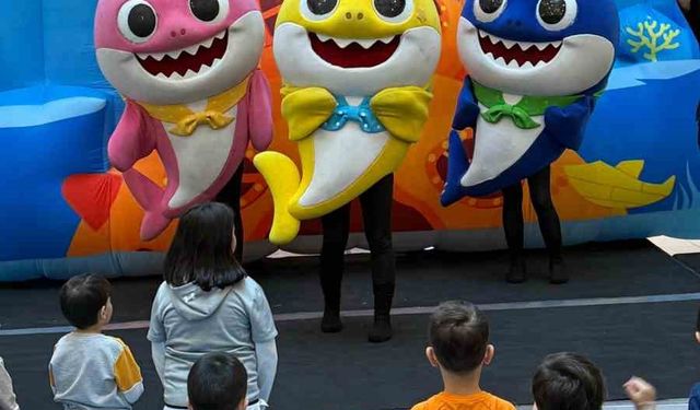 Milyonların sevgilisi ’Baby Shark’ Espark AVM’de