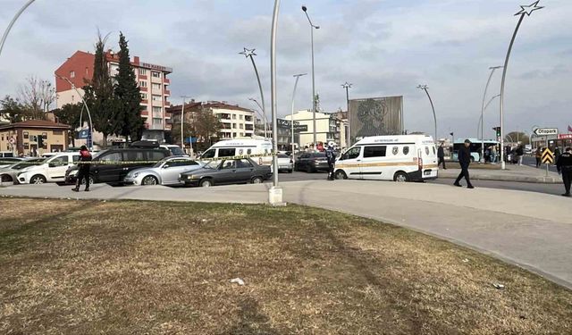 Park halindeki minibüste ölü bulundu