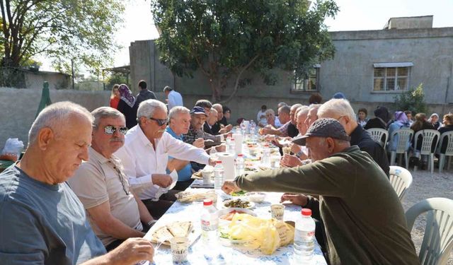 Polis okulundan mezun olan emekli polisler 40 yıl sonra Adana’da buluştu