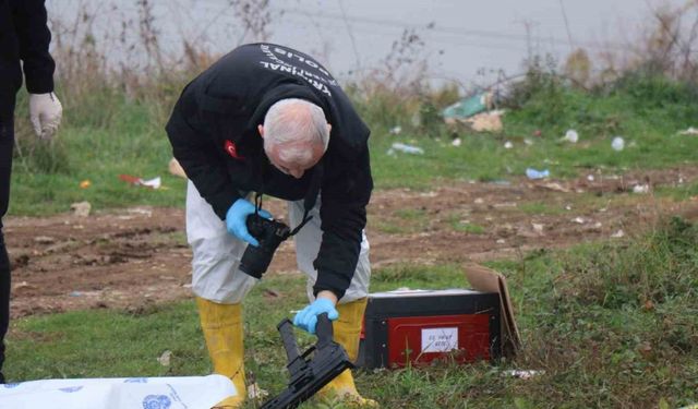 Sakarya’da boş arazide başından vurulmuş erkek cesedi bulundu