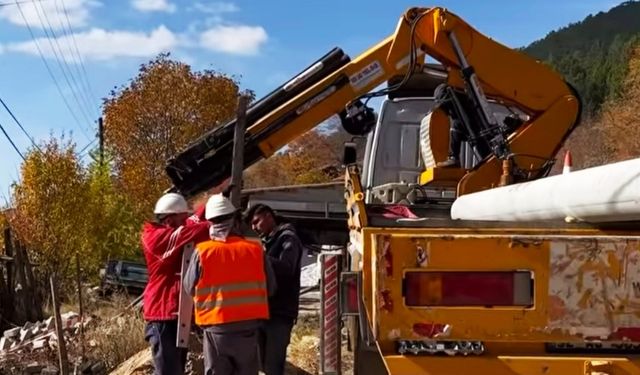 Simav’da 22 köyün elektrik hatları yenileniyor