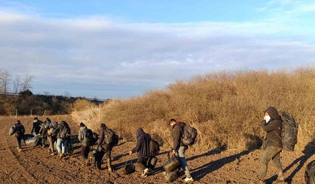 Tekirdağ’da 12 kaçak göçmen, 1 organizatör yakalandı