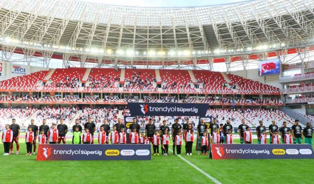 Trendyol Süper Lig: Antalyaspor: 3 - Bodrum FK: 1 (İlk yarı)