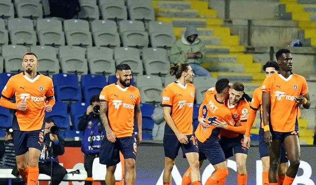 Trendyol Süper Lig: Başakşehir: 4 - Göztepe: 0 (İlk yarı)