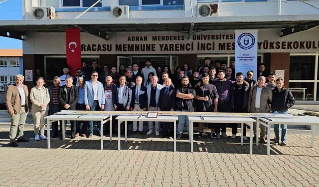 Üniversite heyecanı yaşayan gençlere 6 buçuk metrelik pideyle ‘hoş geldiniz’ dediler