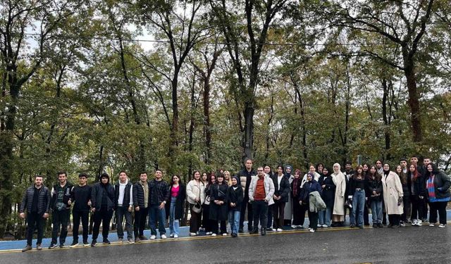 Üniversiteli öğrenciler Sakarya’nın tarihinde yolculuğa çıktı