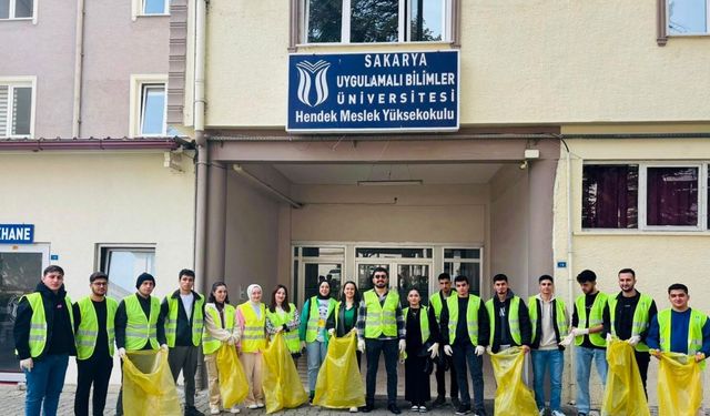 Üniversiteli öğrencilerden çevre temizliği