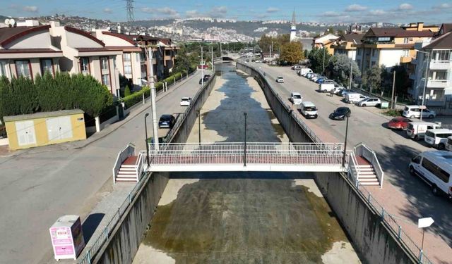 Vatandaşlar yaya köprüsü sayesinde mesafelerce yol yürümeyecek