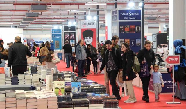 Vatandaşlardan Aydın Büyükşehir’in Kitap Fuarı’na yoğun ilgi