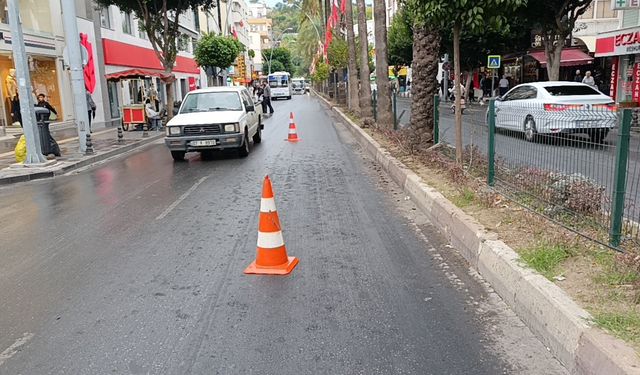 Yağış ve yola dökülen hurmaların kayganlaştırdığı yollar kazaları da beraberinde getirdi