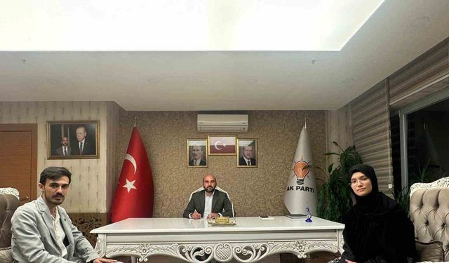 Yeniden Refah Partisi’nin kadın kolları ve gençlik kolları başkanı AK Parti’ye geçti