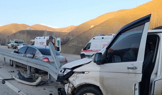 Yüksekova’da trafik kazası: 3 yaralı