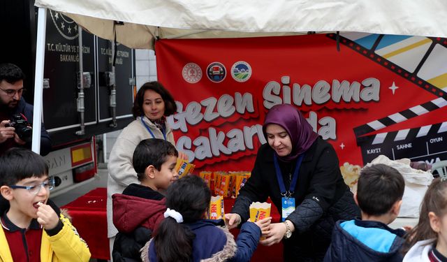 Gezen Sinema Tırı çocukları beyaz perdeyle buluşturuyor