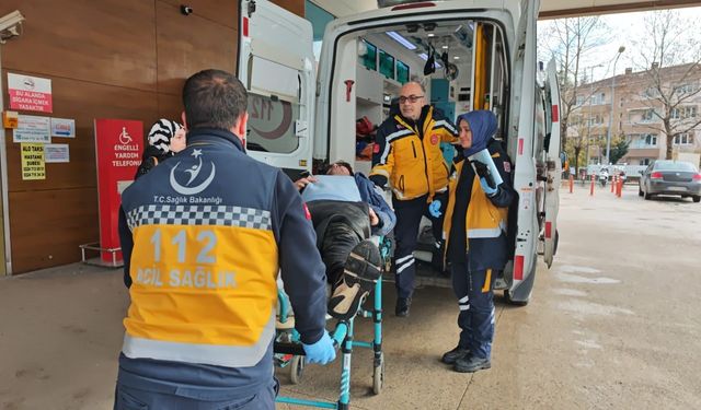 Bursa'da otomobil ile motosikletin çarpıştığı kazada 1 kişi yaralandı