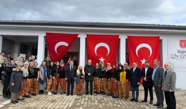 Eceabat'ın Beşyol köyünde yapımı tamamlanan köy konağı açıldı