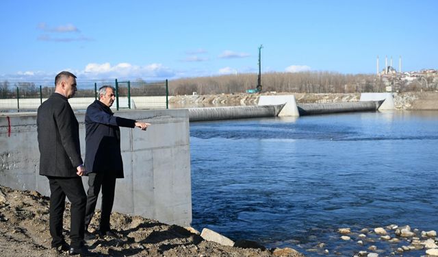 Edirne Valisi Sezer DSİ'nin Meriç Nehri kenarında yaptığı çalışmaları inceledi