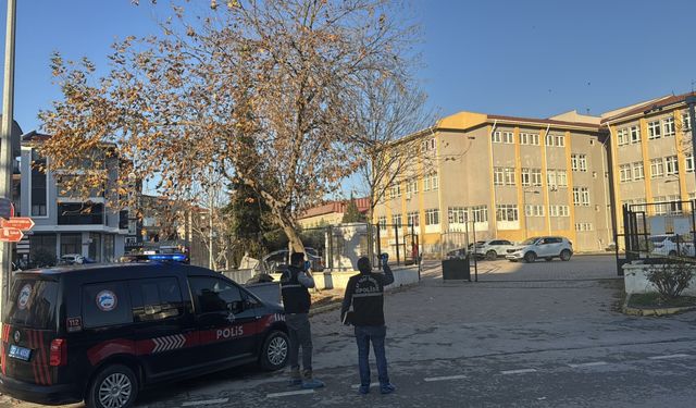 Edirne'de çıkan kavgada lise öğrencisi bıçakla yaralandı