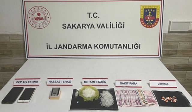 Sakarya'da evinde uyuşturucu ele geçirilen zanlı tutuklandı