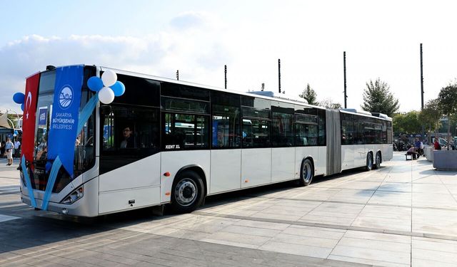 Sakarya'da metrobüs hattı için ilk kazma vuruldu