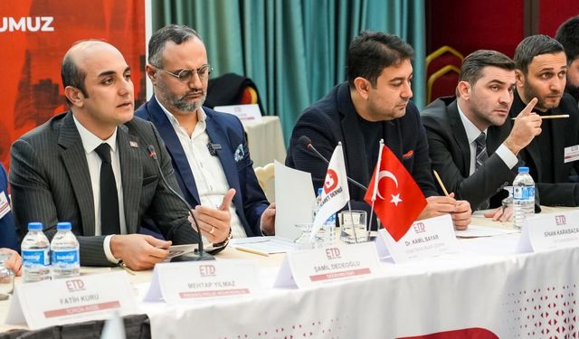 Sakarya'da "Patronların Vizyonu, Şirketlerin Geleceğini Belirliyor" programı düzenlendi