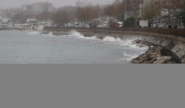 Tekirdağ'da kötü hava koşulları balık avcılığını olumsuz etkiliyor