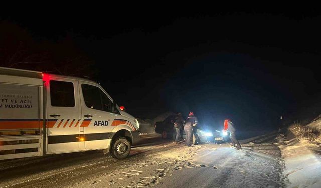 Adıyaman’da kar nedeniyle yolda mahsur kalan 9 kişi kurtarıldı