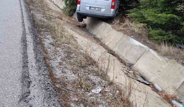 Afyonkarahisar’da trafik kazası, 2 yaralı