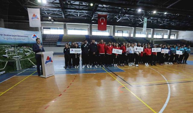 AİÇÜ’de ÜNİLİG voleybol bölgesel lig müsabakaları başladı