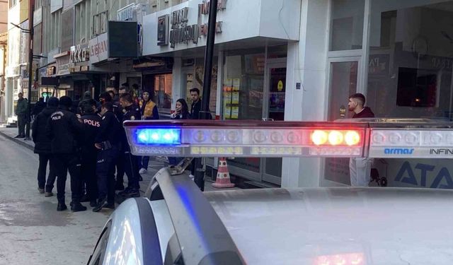 Aksaray’da bıçaklı kavga: 1 yaralı