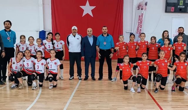 Alaplı Merkez Ortaokulu Voleybol Takımı Zonguldak Şampiyonası’nda