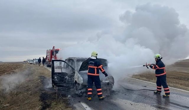 Alevlere teslim olan hafif ticari küle döndü