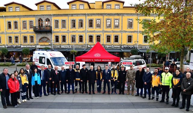 Ambulanslara trafikte yol açan ’Fermuar Sistemi’ne duyarlı olunması çağrısı