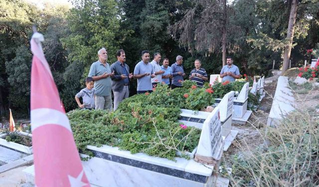 ’Asrın felaketi’nde 500’e yakın insanın hayatını kaybettiği mahallede depremin gerçekliğini mezarlık gösteriyor