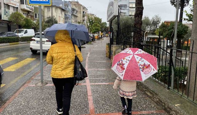 Aydın’da sağanak yağış etkili oluyor