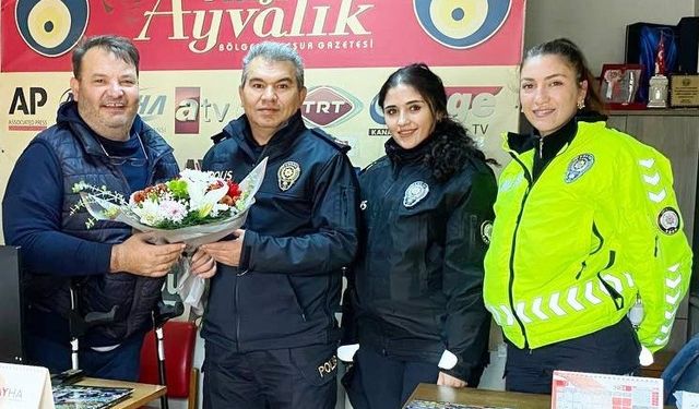 Ayvalık Polisi’nden engelli gazeteciye nazik jest