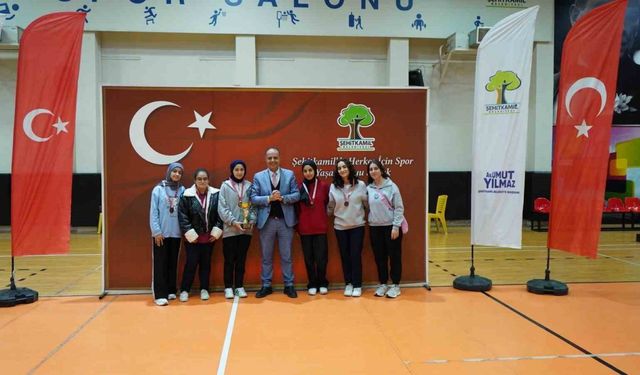 Badminton Kurtuluş Kupası’nda şampiyonlar belli oldu