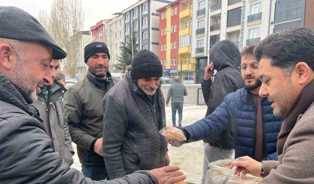 Başkan Adıgüzel, taraftarlara sıcak çorba ikram etti