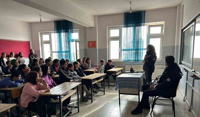 Batman’da polislik mesleği hakkında bilinçlendirme toplantısı gerçekleştirildi