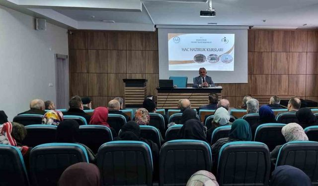 Bayburt’ta ‘Umre Hazırlık Semineri’ ile umreciler bilgilendirildi