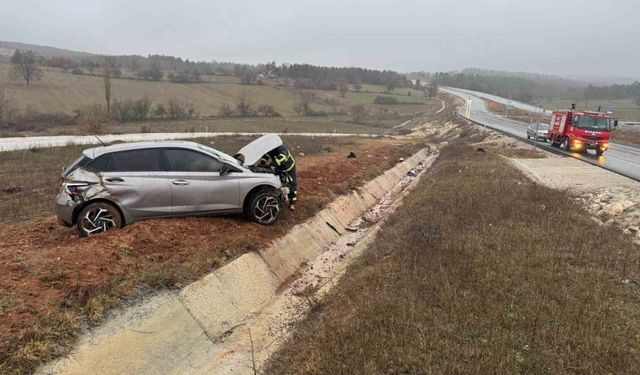 Bilecik’te kontrolden çıkan araç tarlaya uçarken, 1 kişi yaralandı