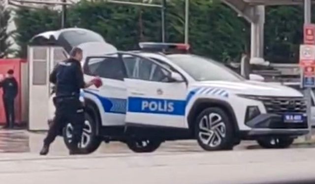 Bolu’da polis memurunun araç yıkadığını gören oto yıkamacıdan örnek davranış