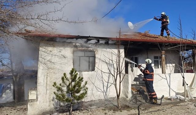 Çankırı’da korkutan ev yangını