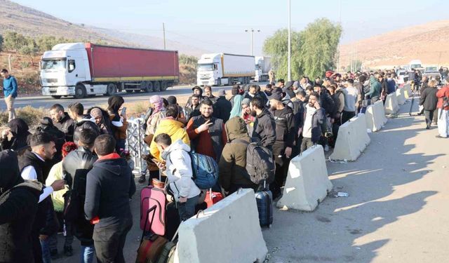 Cilvegözü’nden Suriyeliler yurtlarına dönmeye başladı