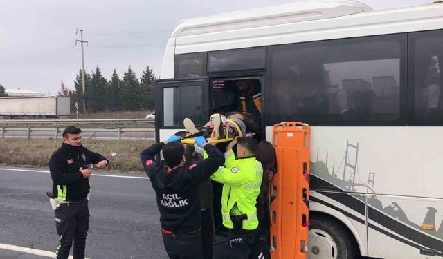 Çorlu’da 3 kişinin yaralandığı servis kazası kamerada