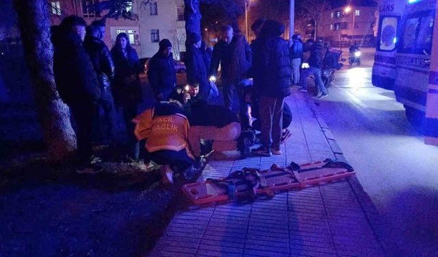 Çorum’da motosiklet ile hafif ticari araç çarpıştı: 2 yaralı