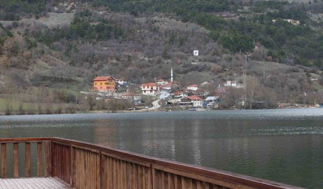 Çubuk Gölü’nde sonbahardan kalma günler yaşanıyor