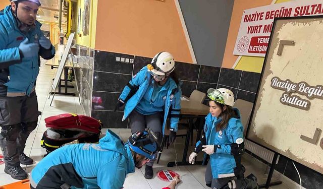 Deprem tatbikatı gerçeğini aratmadı